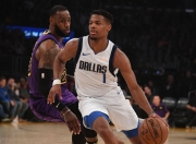 开云体育入口-独行侠队客场大胜掘金，波尔津吉斯得分王的简单介绍