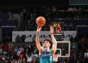 开云体育直播-包含骑士后卫独揽分，带领球队奏凯的词条