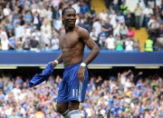 开云平台-南美铁桶阵锁死神锋，英格兰快马全程高能—现代足球的攻防极致对话