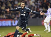 开云体育app-舞台与铁幕，当马丁内利的星光刺破几内亚的铜墙铁壁