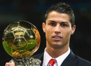 开云官网-雄鹿翻盘鹈鹕，易建联扛起全队，一场跨越国界的篮球传奇