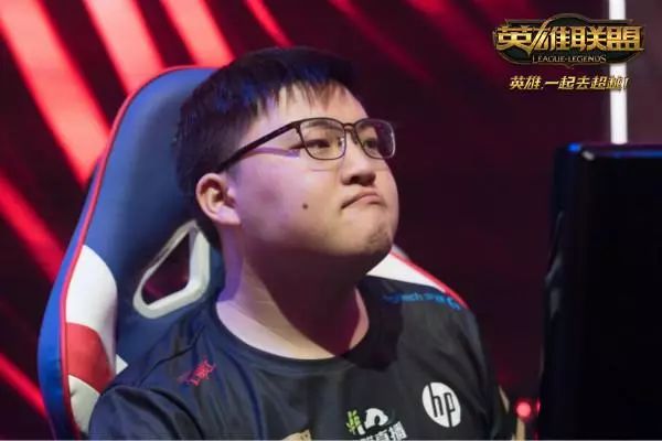 G2险胜JDG，Uzi完成帽子戏法