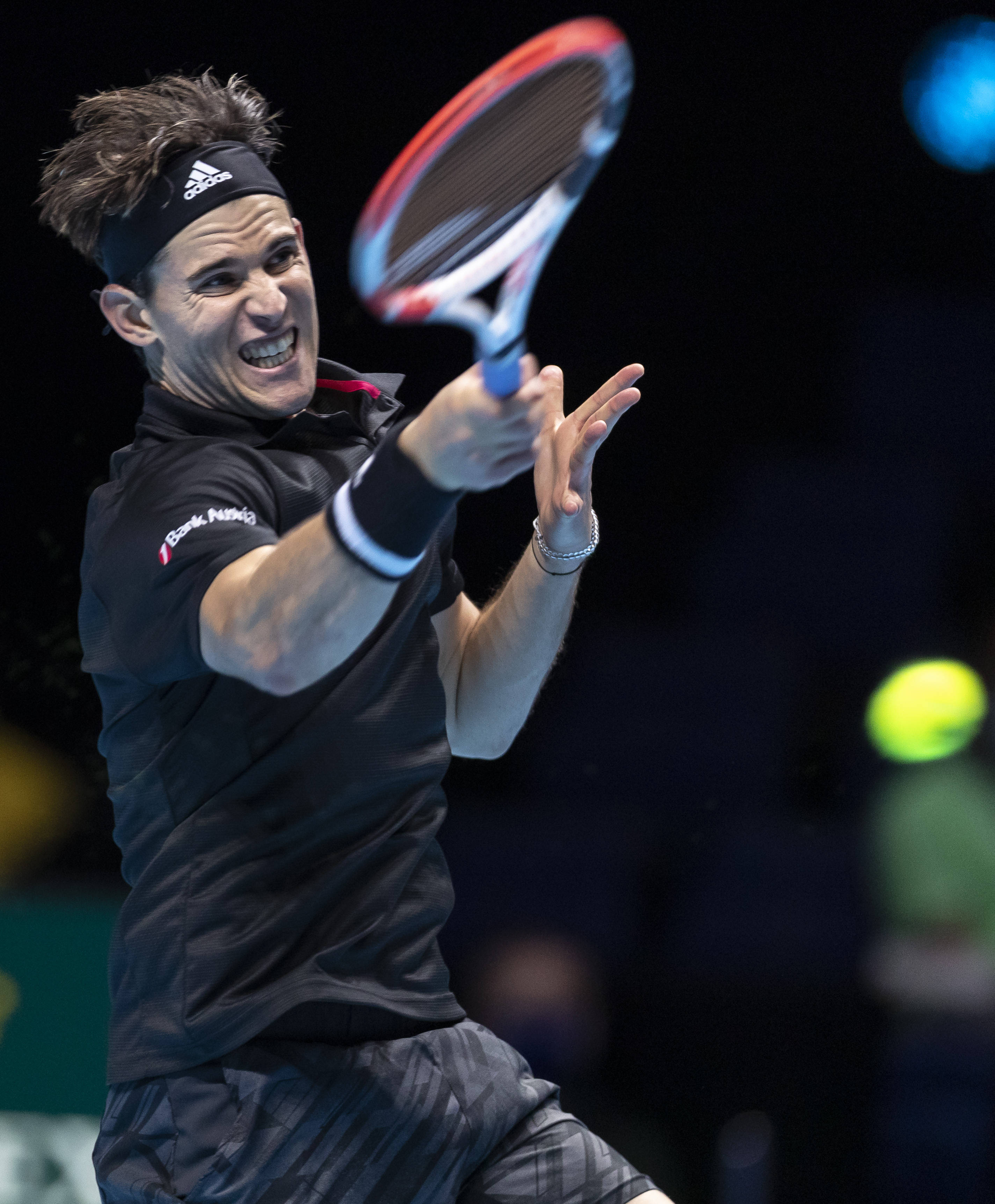 关于澳大利亚网球队绝杀西班牙网球队，西西帕斯统治全场的信息