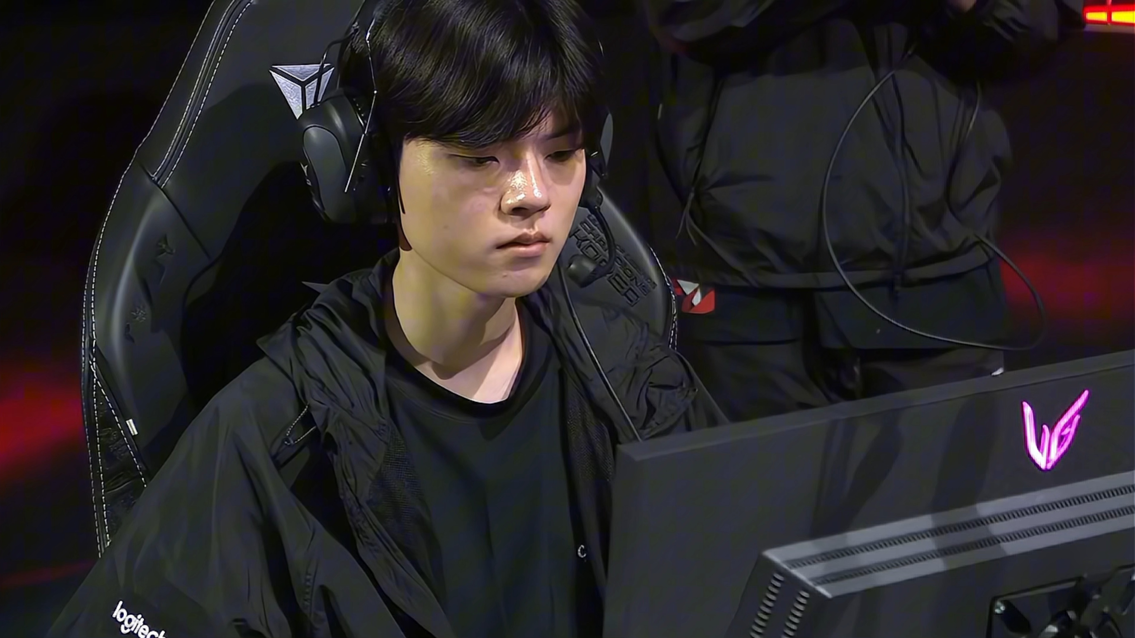 关于GEN鏖战TeamEmpire，Deft制霸全场的信息