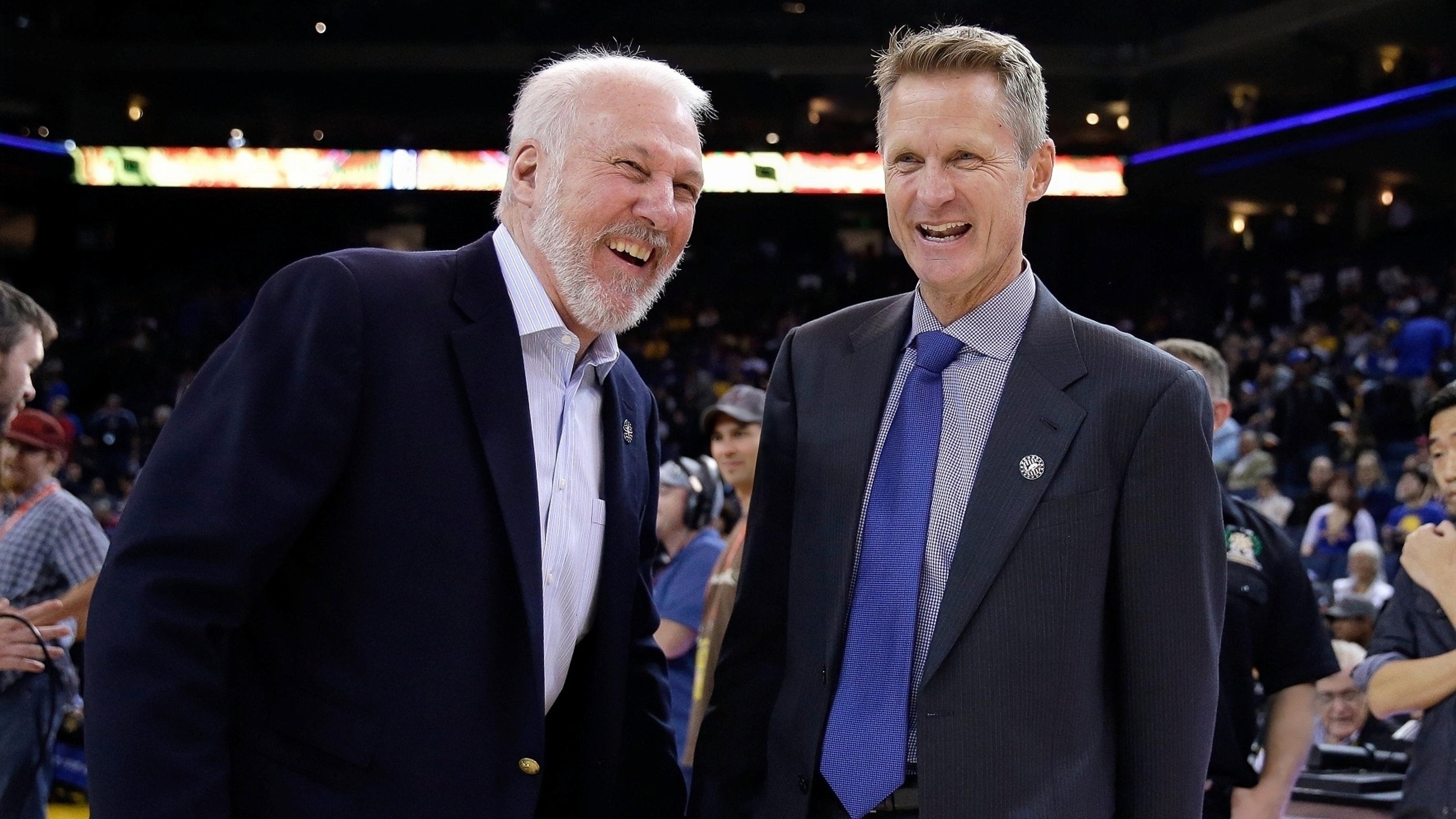 包含快船队主教练调整阵容获得成功的词条