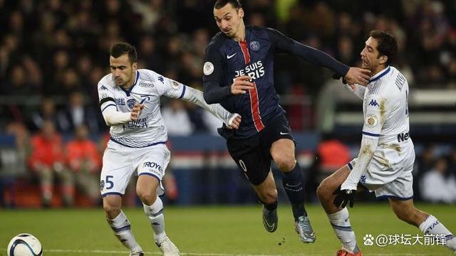 包含斯佩齐亚客场失利，降级压力持续加大的词条