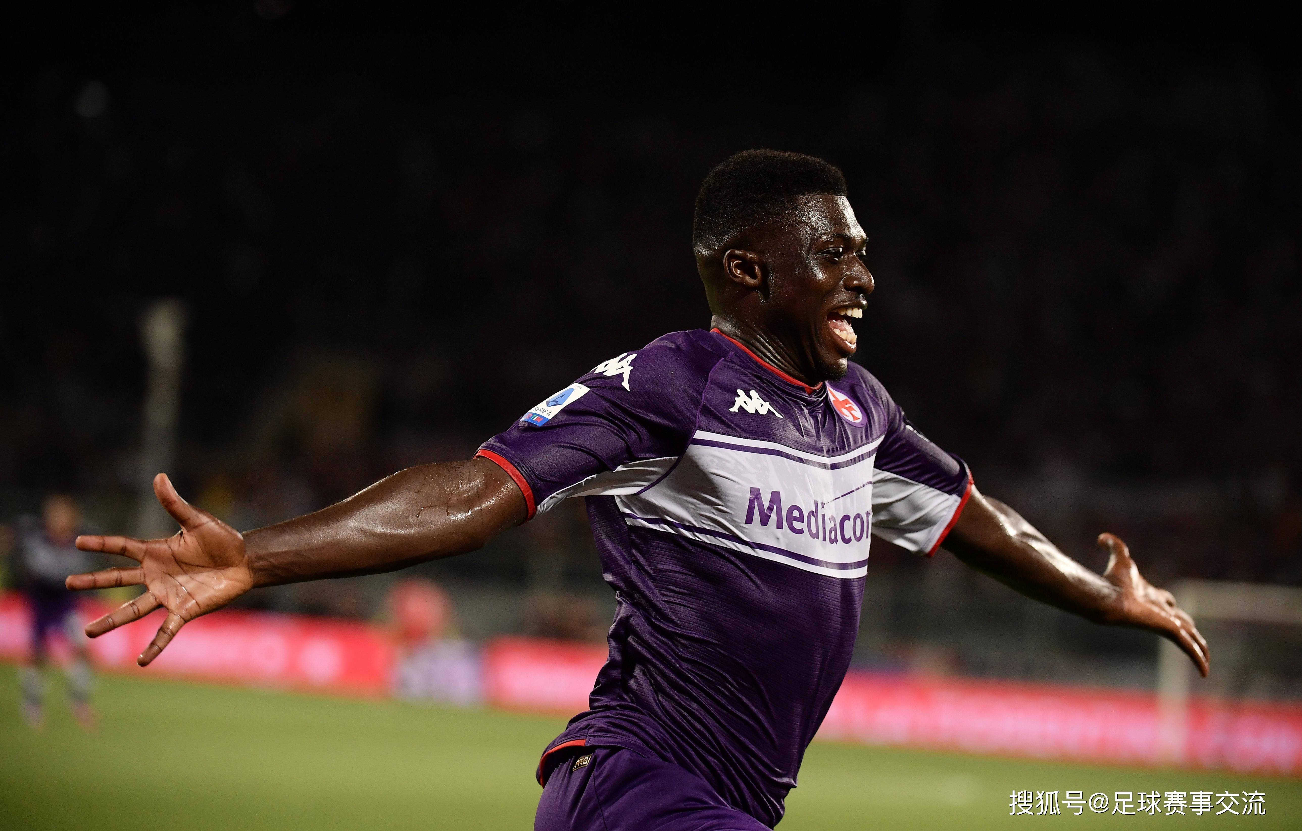 包含局势紧张的足球赛事，赛果引人瞩目的词条