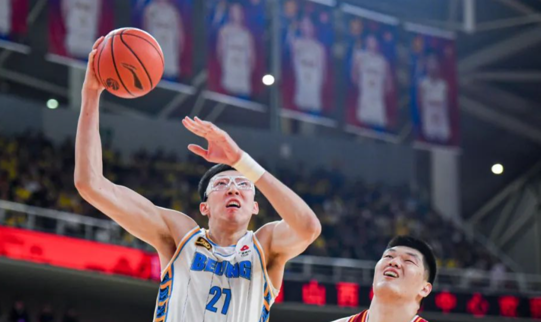 关于北京男篮防守意志动摇，CBA俱乐部应注重集体荣誉的信息