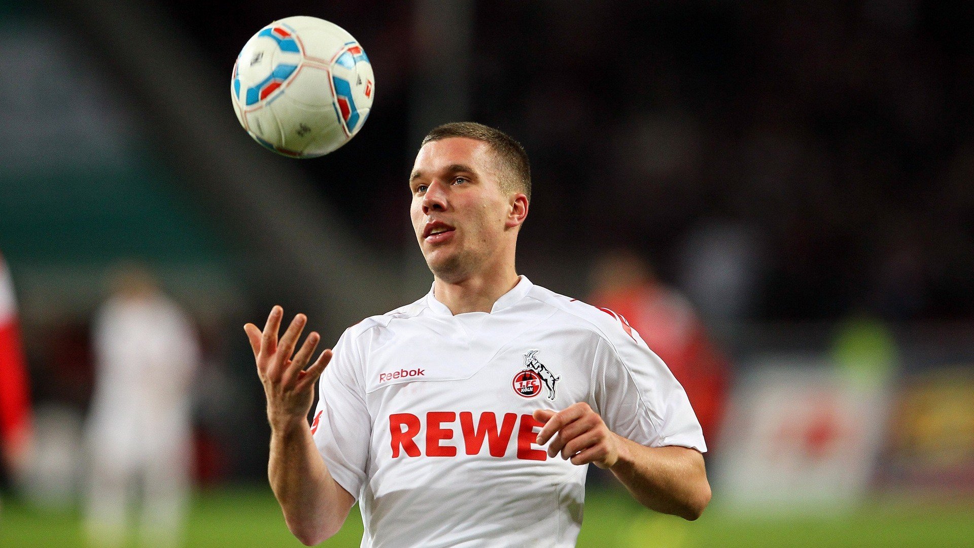 孤星闪耀与铁壁之围,迪马利亚扛鼎之战与喀麦隆的防守艺术