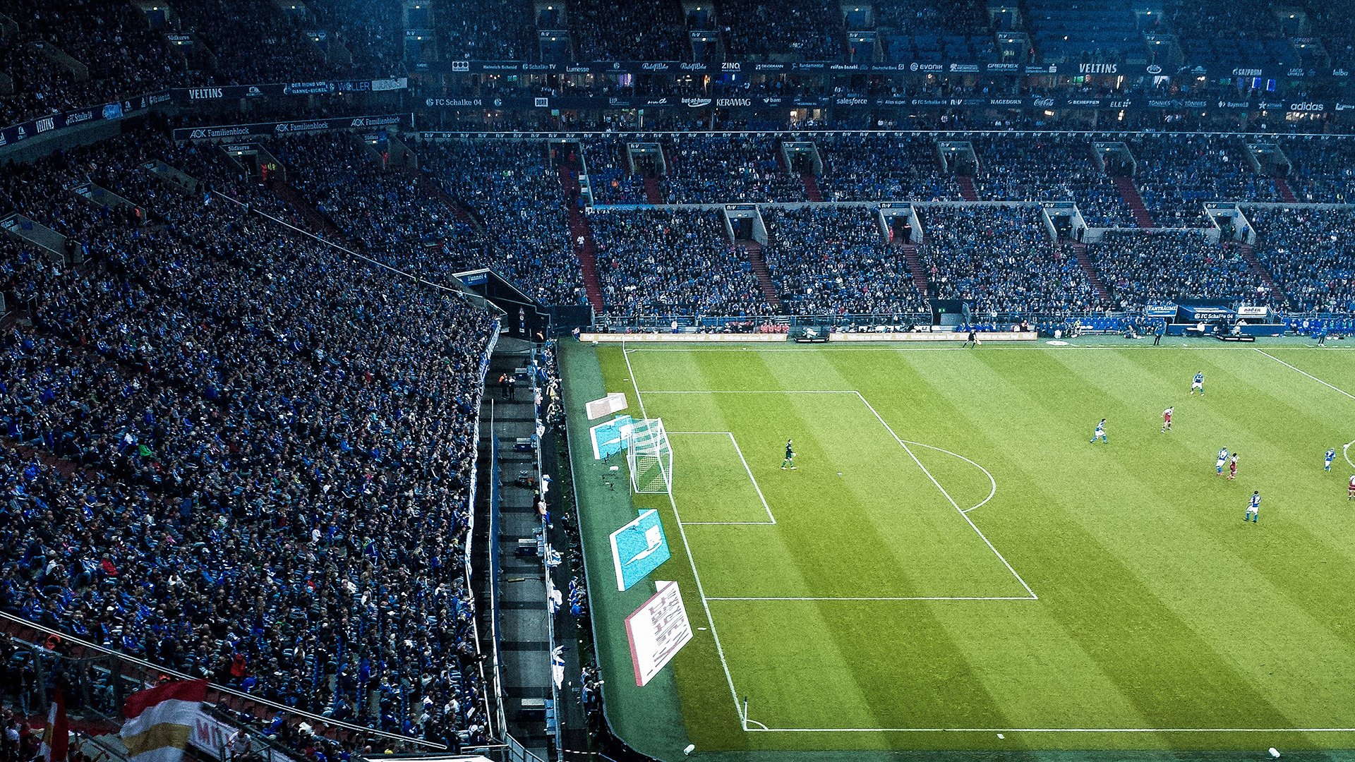 绿茵场上的横扫与乒乓台前的惊艳，一场跨越维度的体育对话